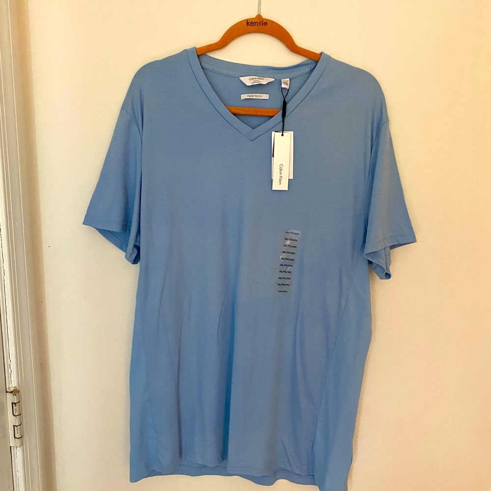 NWT Men’s Vneck Liquid Touch T-shirt